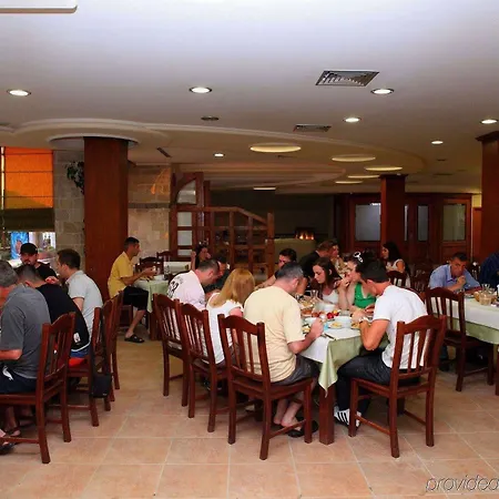 Oaz Hotel Kavaja