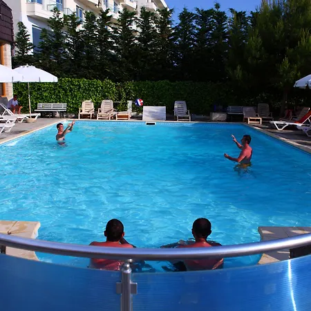 Hotel Oaz Golem (Tirana)