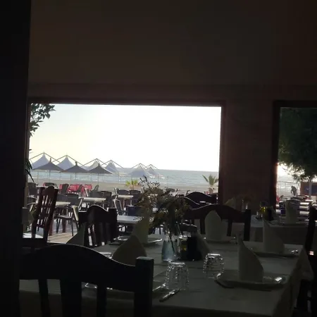 Oaz Hotel Golem (Tirana)